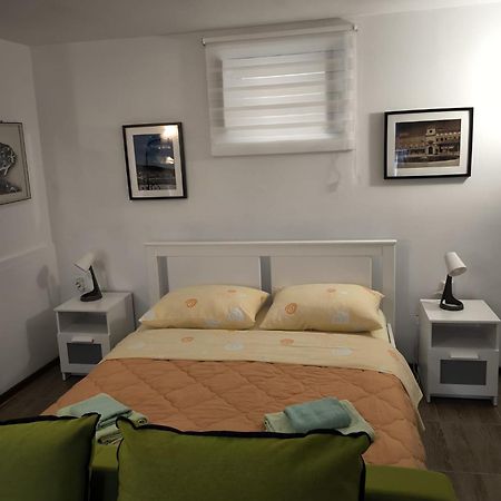 Studio Apartman Nona Angela-Valun Cres Buitenkant foto