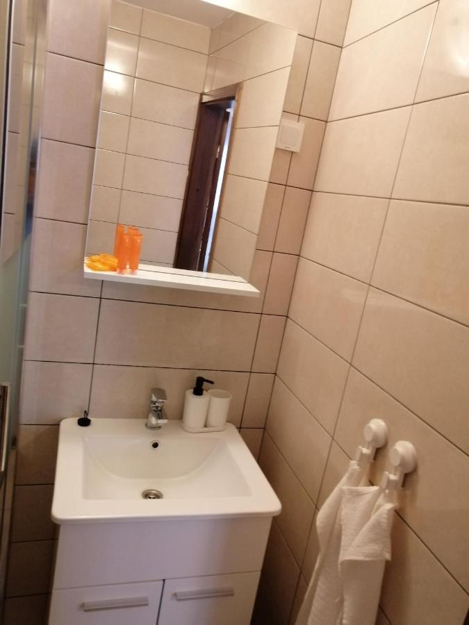 Studio Apartman Nona Angela-Valun Cres Buitenkant foto